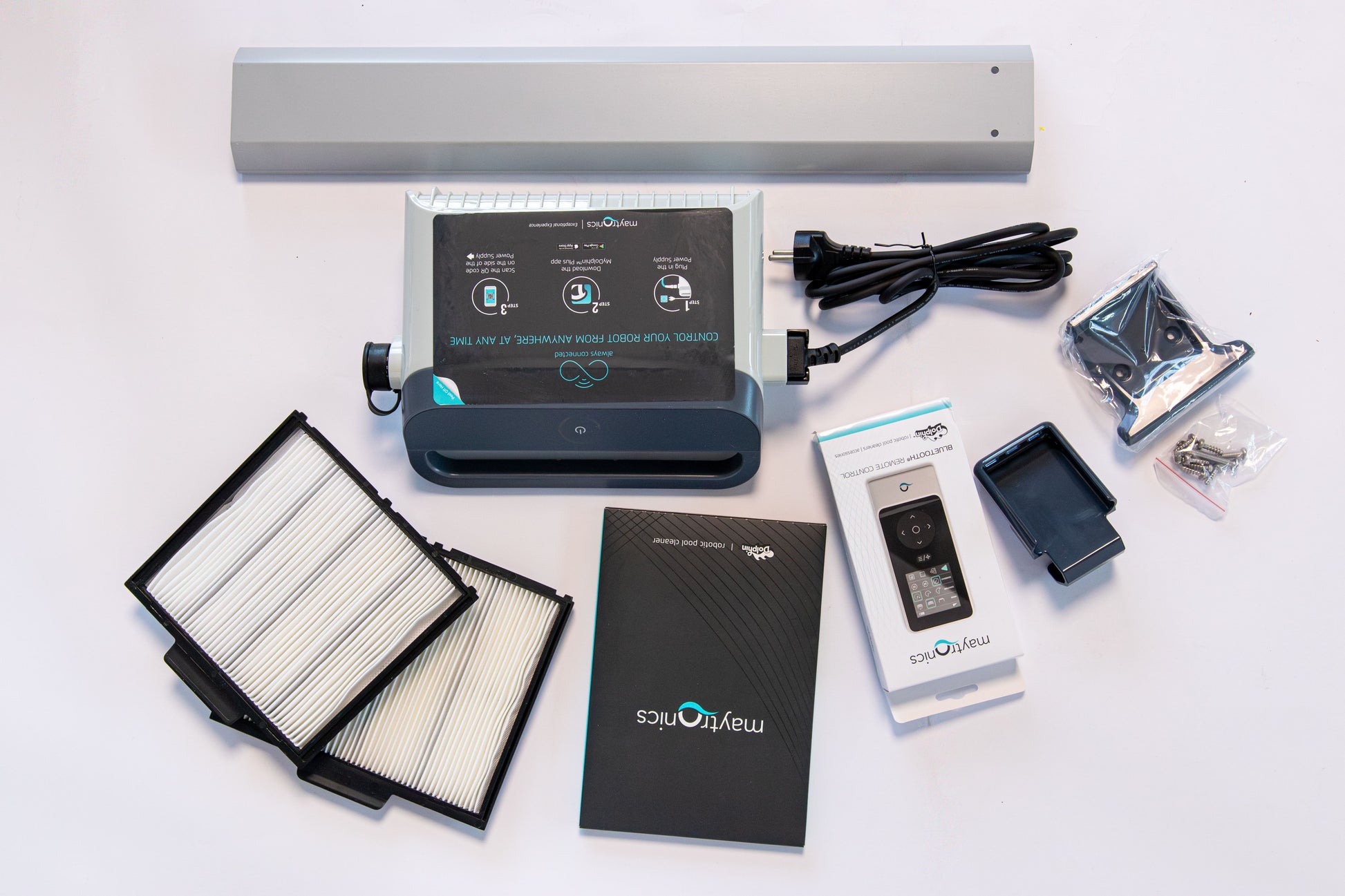 Bild eines Poolroboter Maytronics M700 Lieferumfang